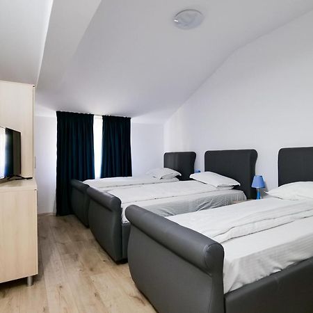 Hotel Ema&Zain Boekarest Buitenkant foto